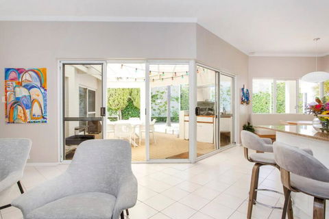 City Beach Coastal Family Home With Pool & Sauna - Melbourne Tourism 2