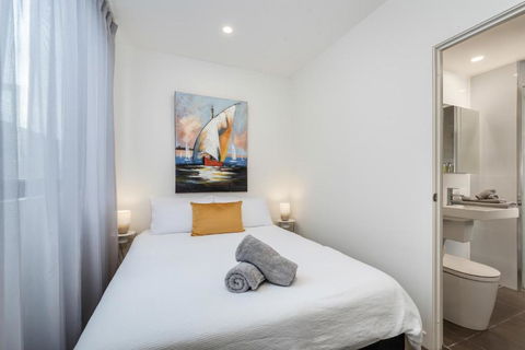 City Snug On Newcastle Beach - Parking Options - Melbourne Tourism 1