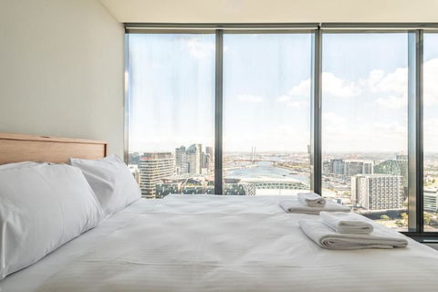 City Views Apt FREE Parking WIFI Gym Pool - Melbourne Tourism 4