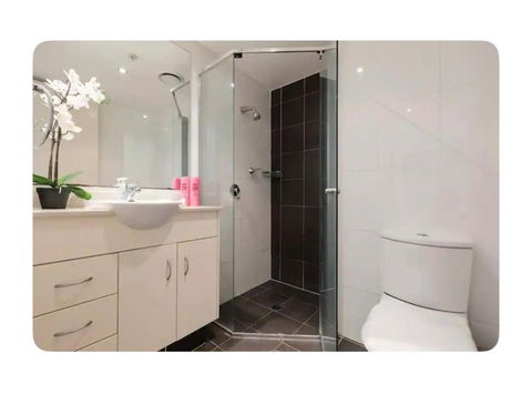 Cityscape Retreat 2 Bedroom Apartment - Melbourne Tourism 2