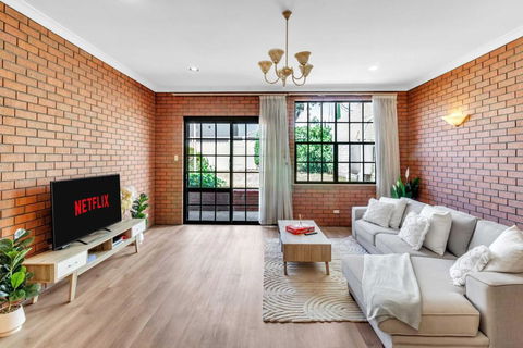 Cityside Living - The Ultimate Family Escape - Melbourne Tourism 0