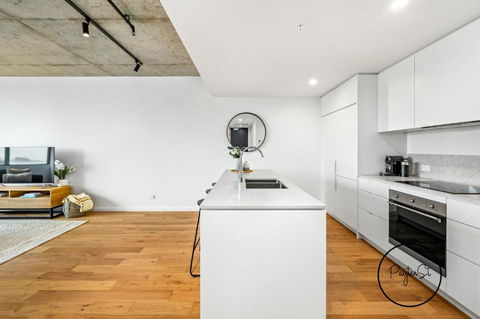 Civic Central - Melbourne Tourism 4