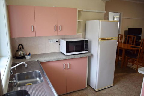 Clarkes Flat 2 - Melbourne Tourism 0