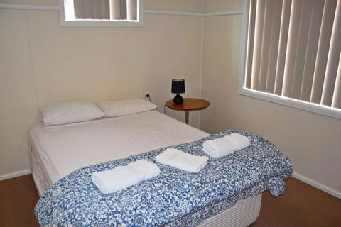 Clarkes Flat 2 - Melbourne Tourism 4