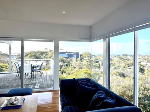 CLASSIC COASTAL ESCAPE Sensational Sea Views - Melbourne Tourism 2