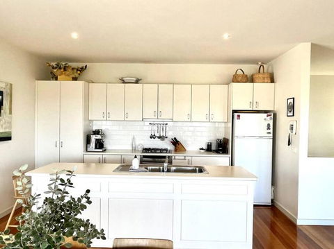 CLASSIC COASTAL ESCAPE Sensational Sea Views - Melbourne Tourism 4