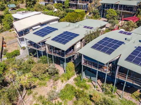 Claytons 5 By Discover Stradbroke - Melbourne Tourism 0