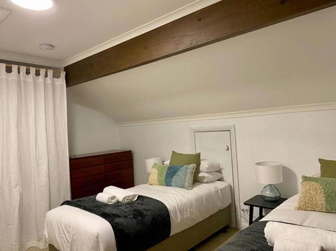 Cloud Valley Estate -Chalet - Melbourne Tourism 3