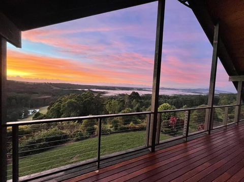 Cloud Valley Estate -Chalet - Melbourne Tourism 4