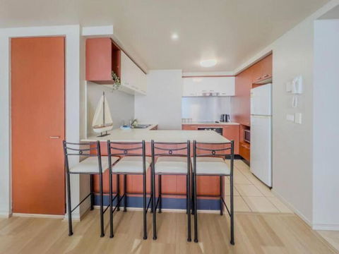 Cloud9 At Chevron Towers - Melbourne Tourism 3