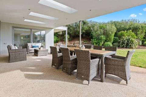 Coastal Chic - Melbourne Tourism 1