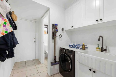 Coastal Comfort In Burleigh Heads Parking And WIFI - Melbourne Tourism 4