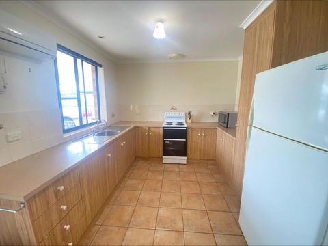 Coastal Cottage - Melbourne Tourism 1