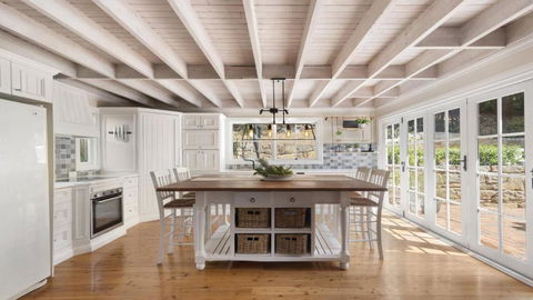 Coastal Cottage With Pool At Copacabana - Melbourne Tourism 1