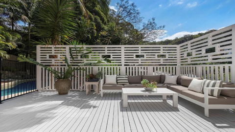 Coastal Cottage With Pool At Copacabana - Melbourne Tourism 3