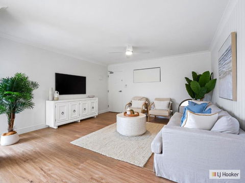 Coastal Creekfront With Pontoon Access - Melbourne Tourism 4