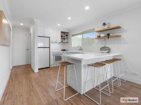 Coastal Creekfront With Pontoon Access - Melbourne Tourism 2