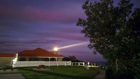 Coastal Hideaway By Lake - Melbourne Tourism 3