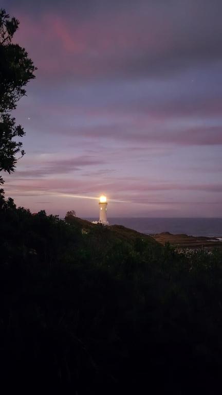 Coastal Hideaway By Lake - Melbourne Tourism 4