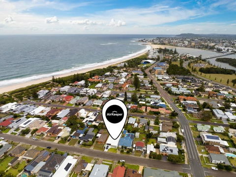 Coastal Retreat Plunge Pool With Pool Table - Melbourne Tourism 3