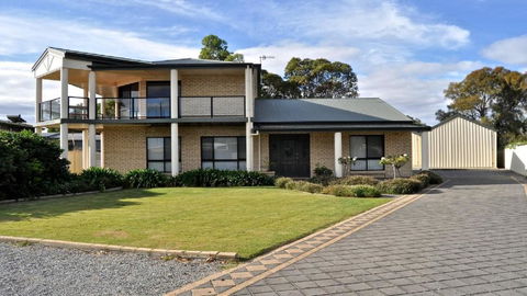 Coffin Bay Retreat - Melbourne Tourism 0