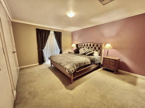 Comfort Getaway - Melbourne Tourism 0