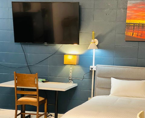 Coffs Windmill Motel - Melbourne Tourism 1