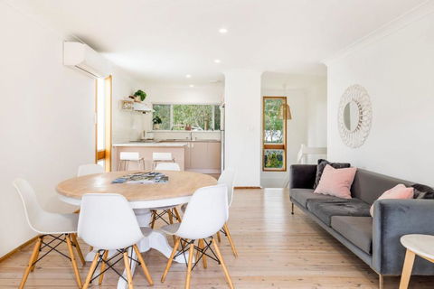 Coastal Oasis - Pet Friendly - 6 Mins Walk To Beach - Melbourne Tourism 3