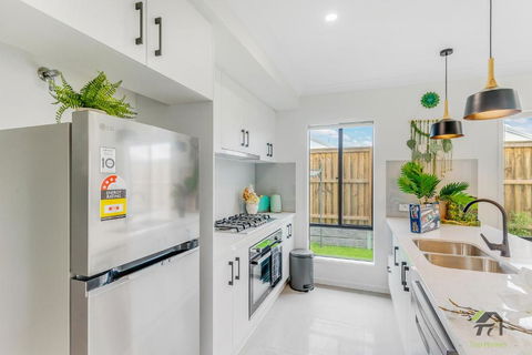 Cozy&Luminous 4-bedroom House - Melbourne Tourism 1