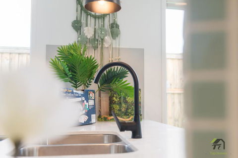 Cozy&Luminous 4-bedroom House - Melbourne Tourism 3