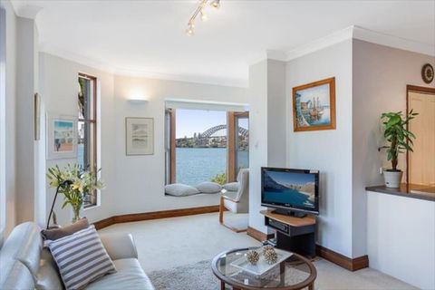 CP302-Postcard Views Of The Sydney Harbour Bridge - Melbourne Tourism 0