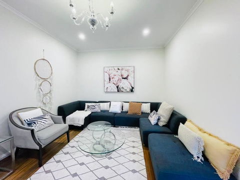 D141 Your Joyful Vacation - Melbourne Tourism 0