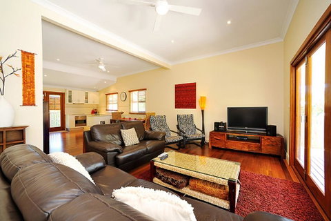 44 Ruskin Street, Byron Bay - Ruskins Retreat - Melbourne Tourism 1