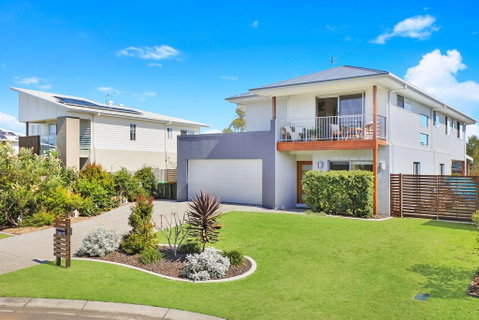 53 Northbeach Place, Mudjimba - Melbourne Tourism 0