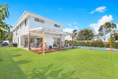 53 Northbeach Place, Mudjimba - Melbourne Tourism 2