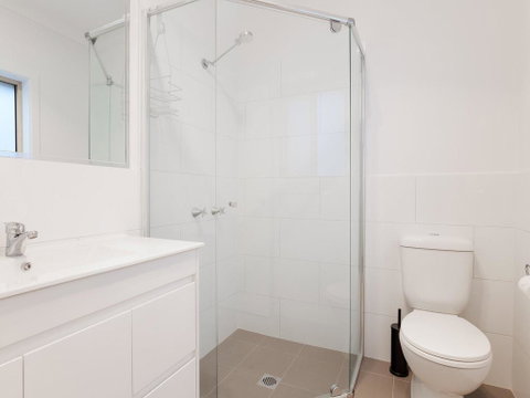 5B BENT STREET - LARGE HOUSE WITH DUCTED AIR CON, WIFI & FOXTEL - Melbourne Tourism 3