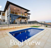 6 Corella Court - PRIVATE JETTY  POOL - Melbourne Tourism