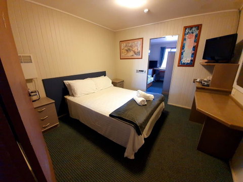 6 Lakeview Plaza - Melbourne Tourism 0