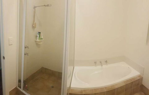 A Better Life Animal Sanctuary FarmStay - Private Two-Bedrooms, Lounge Room & Bathroom & Toilet, Shared Kitchen - Melbourne Tourism 1