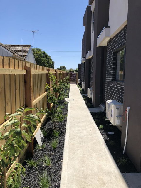 A Brand New Private Townhouse - Melbourne Tourism 3