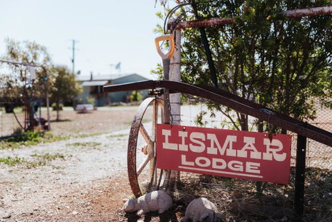 A Lismar Lodge Cottage - Melbourne Tourism 1