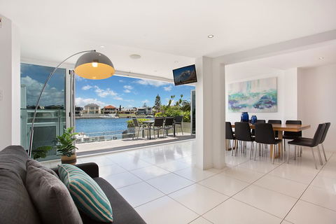 A PERFECT STAY - Casa Grande On The Water - Melbourne Tourism 1