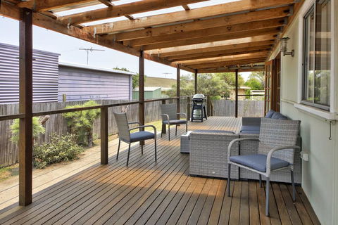 A Reel Teal - Melbourne Tourism 0