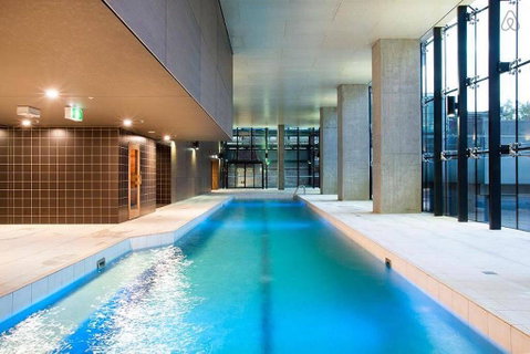 A Stylish 2BR CBD Apt With Beautiful City Views - Melbourne Tourism 1