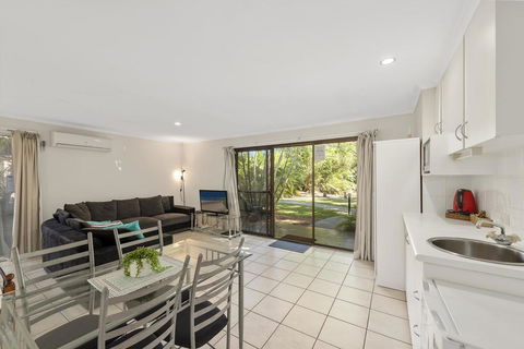 Aanuka Tropical Spa Bure - Melbourne Tourism 0