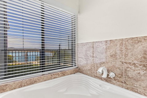 Above And Beyond - Beautiful Home With Pool - Melbourne Tourism 2