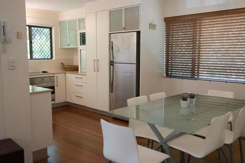 Absolute Beachfront - Mooloolaba - Melbourne Tourism 1