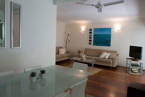 Absolute Beachfront - Mooloolaba - Melbourne Tourism 2