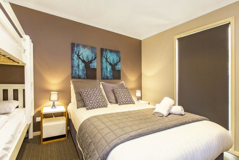Acacia 2 - Luxurious Holiday Townhouse - Melbourne Tourism 2