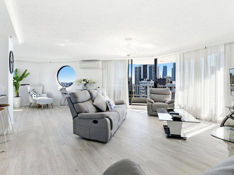 Acapulco 2 Bed Ocean View Surfers Paradise - Melbourne Tourism 1
